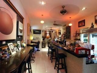 Bodega Phuket Patong (Adults Only) Vandrehjem Eksteriør billede